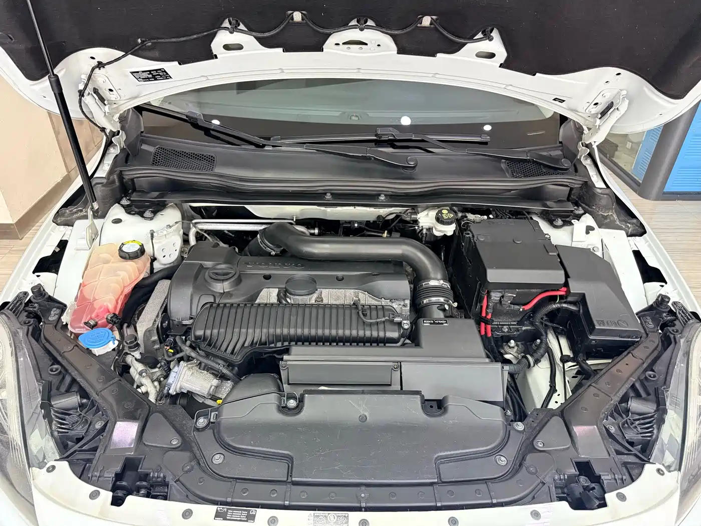 Volvo V40 2014 2014 T5 Intelligent Premium