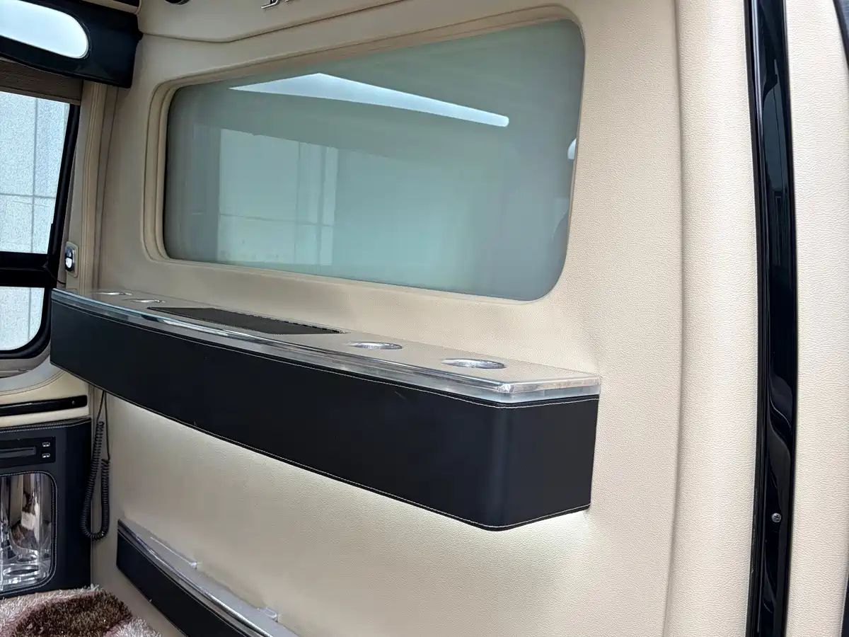 GMC Savana 2013 2013 5.3L AWD Presidential Class