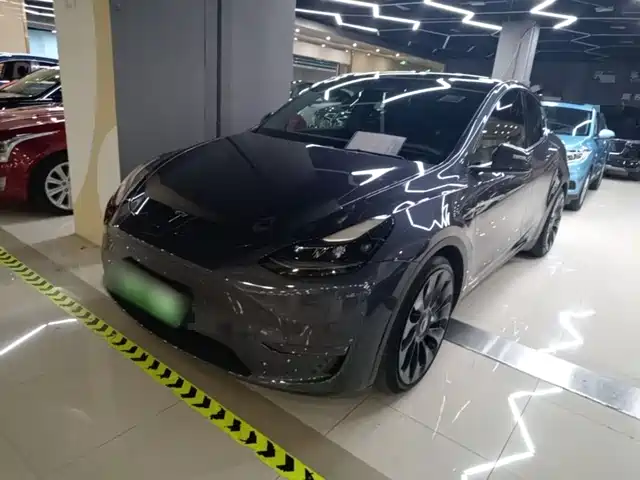 Tesla Model Y Performance, высокопроизводительный полный привод