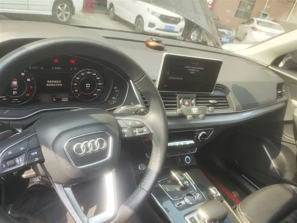 Audi Q5L 2020 Facelift 40 TFSI Honor Fashion фото 10
