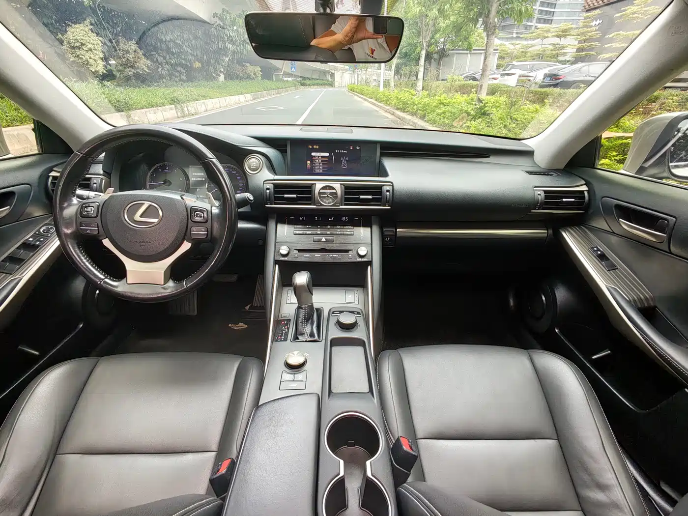 Lexus IS 2017 300 Fashion Edition фото 9