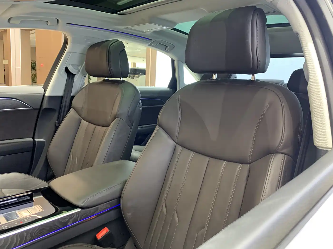 Audi A8 2023 A8L 45 TFSI quattro Luxury фото 8