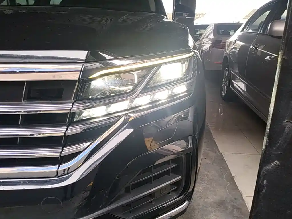 Фото 24 - Volkswagen Touareg