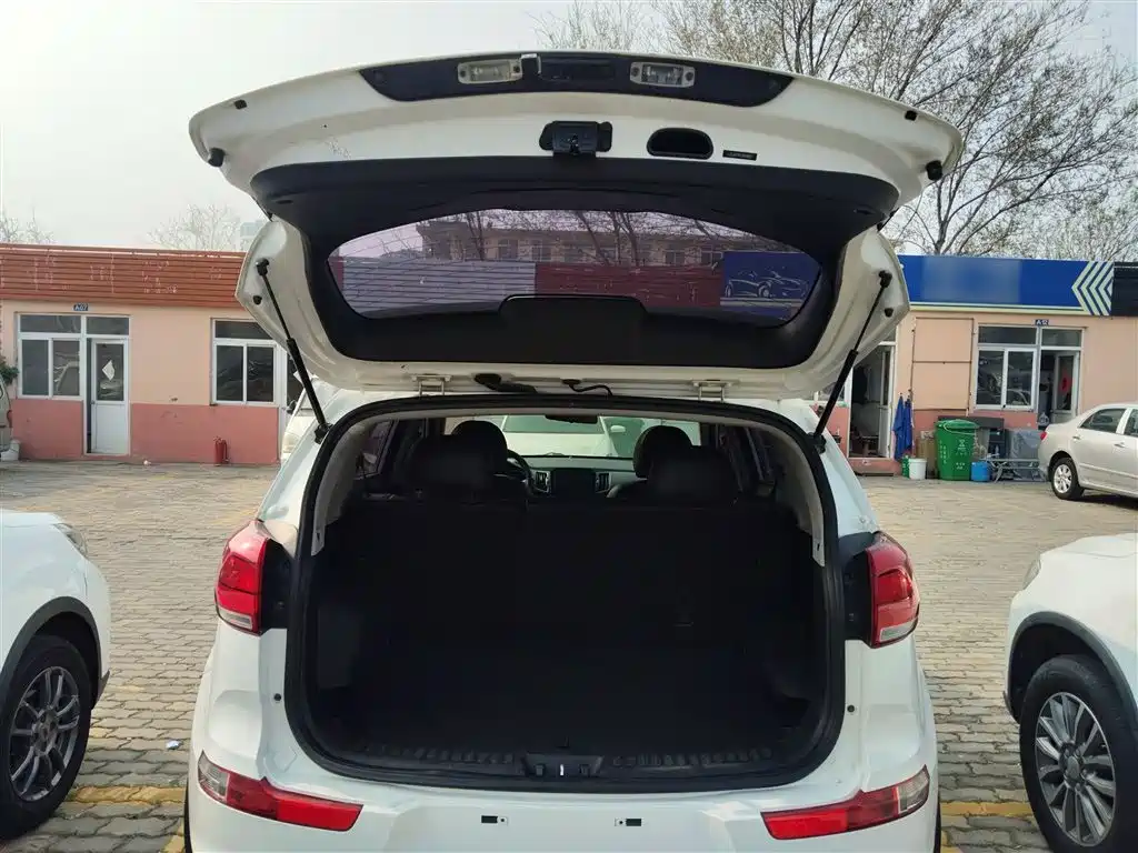 Kia Sportage 2016 2.0L Automatic 2WD GL фото 18