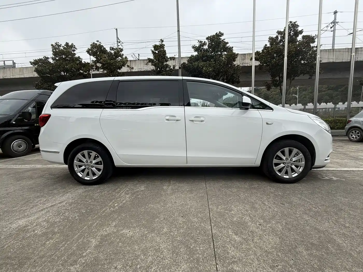 Buick GL8 2017 25S Comfort China V фото 4