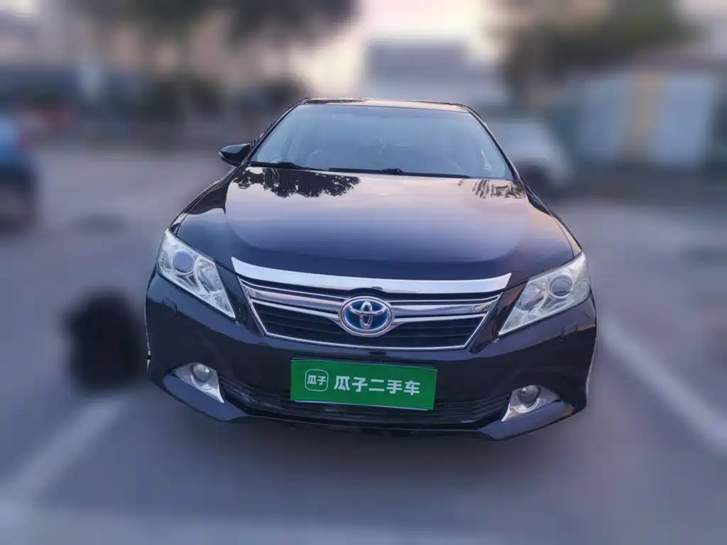 Фото 24 - Toyota Camry