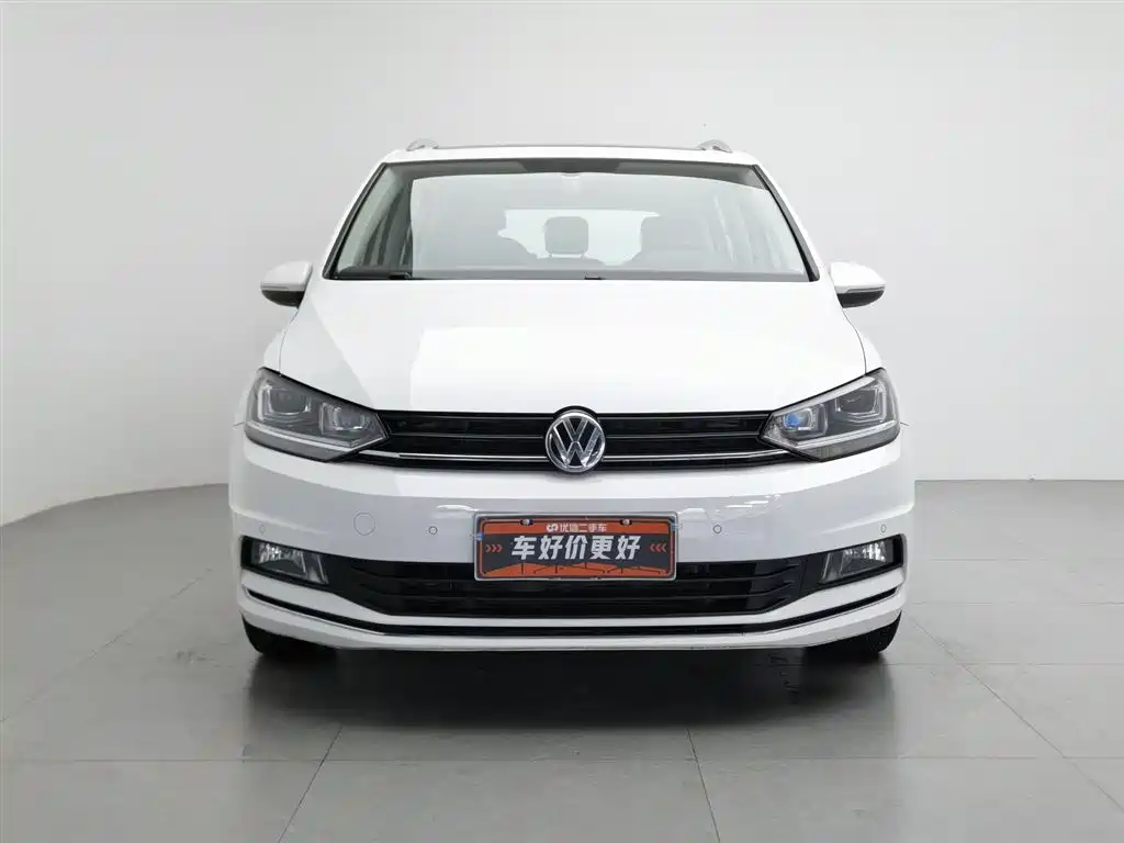 Volkswagen Touran 2018 Touran L 280TSI DSG Comfort 7-seater China V фото 3