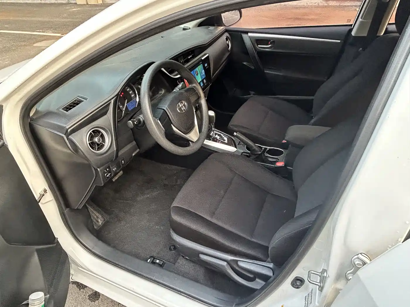 Toyota Corolla 2017 Facelift 1.2T S-CVT GL фото 8