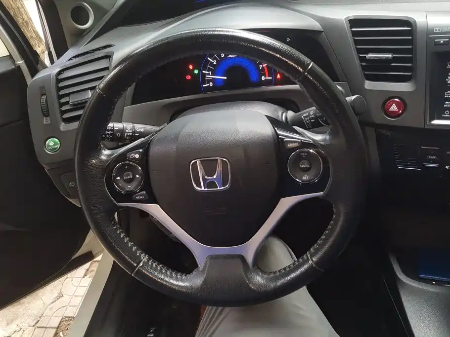 Фото 15 - Honda Civic