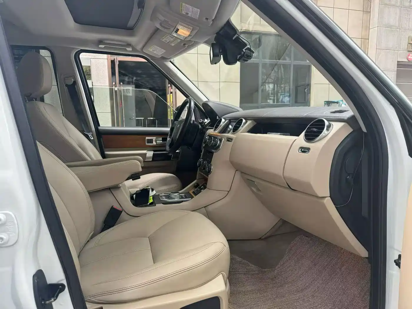 Фото 3 - Land Rover Discovery