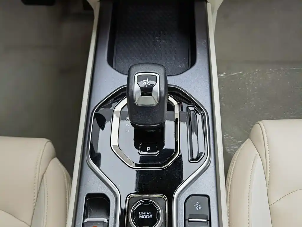 Фото 13 - Geely ICON