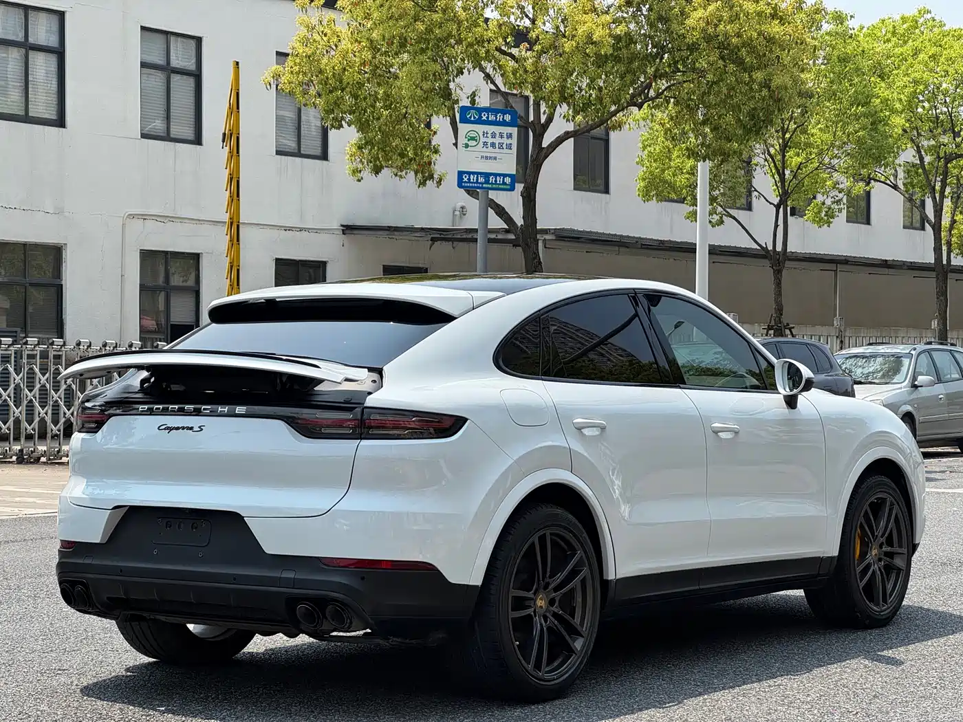 Porsche Cayenne 2019 Cayenne Coupé 3.0T фото 4