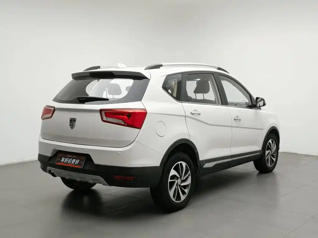Baojun 560 2017 2016 1.8L Manual Luxury