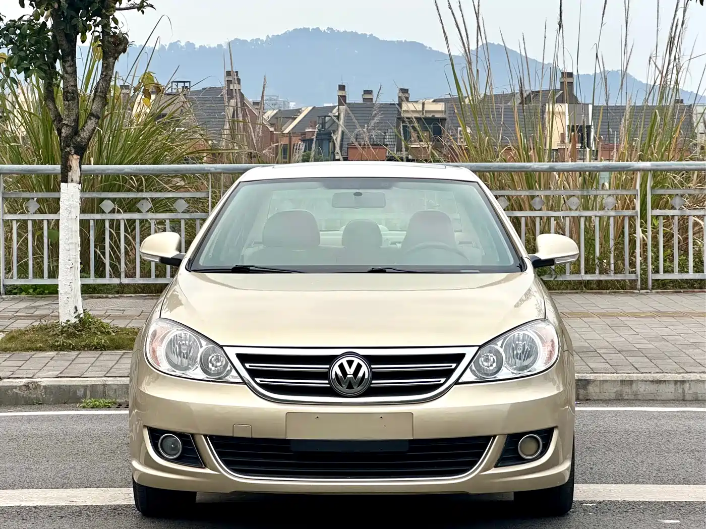 Volkswagen Lavida 2011 1.6L Automatic Pinxuan Edition фото 3
