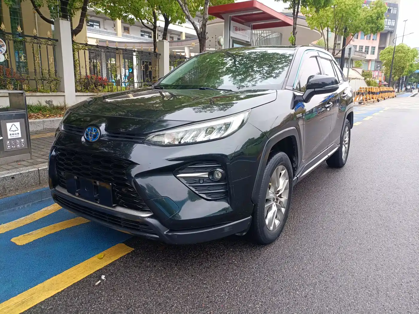 Toyota Wildlander 2020 Dual Engine 2.5L E-CVT FWD Luxury