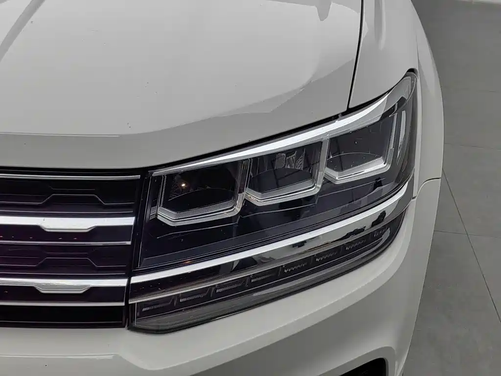 Фото 7 - Volkswagen Tharu