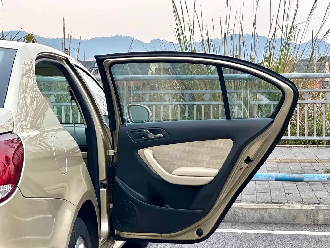 Volkswagen Lavida 2011 1.6L Automatic Pinxuan Edition фото 13