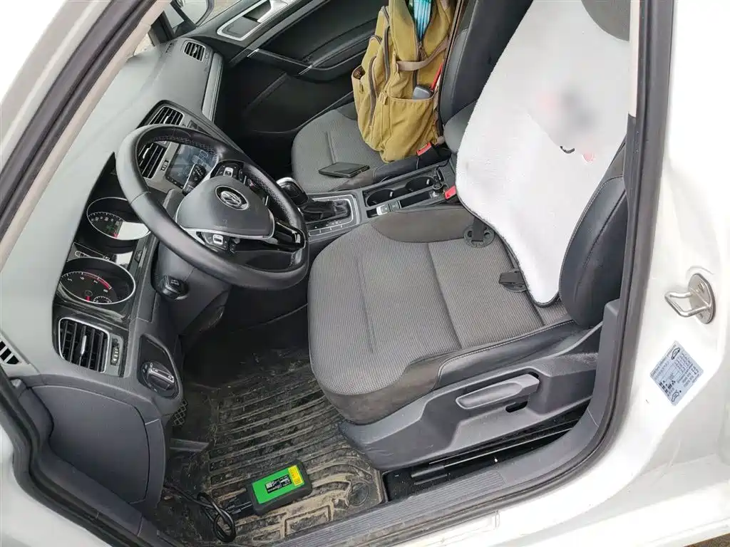 Volkswagen Golf 2018 1.6L Automatic Comfort фото 11