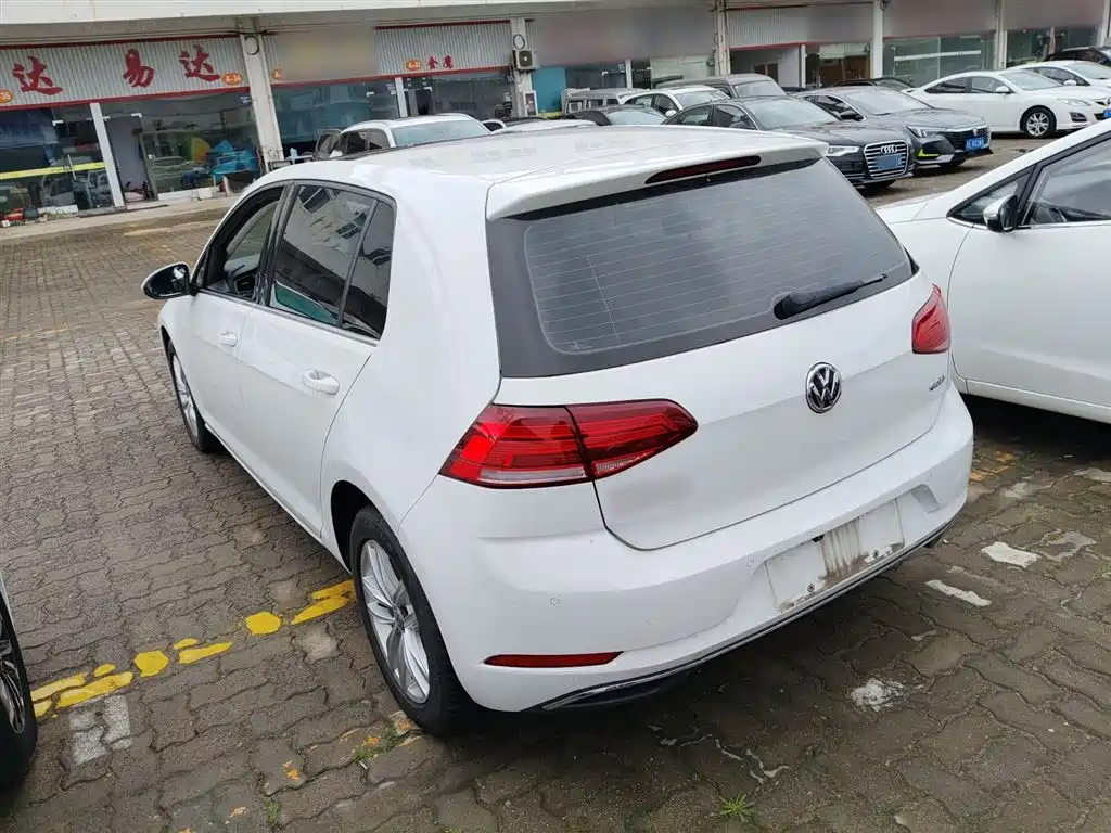 Volkswagen Golf 2018 1.6L Automatic Comfort фото 23
