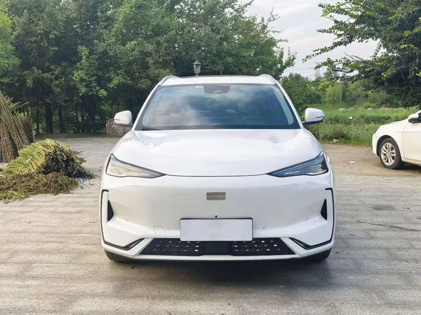 Фото 2 - Geely Galaxy Galaxy E5