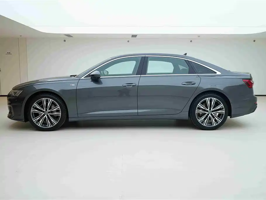 Audi A6L 2019 45 TFSI quattro Exclusive Dynamic фото 3