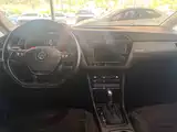 Photo 8 - Volkswagen Touran