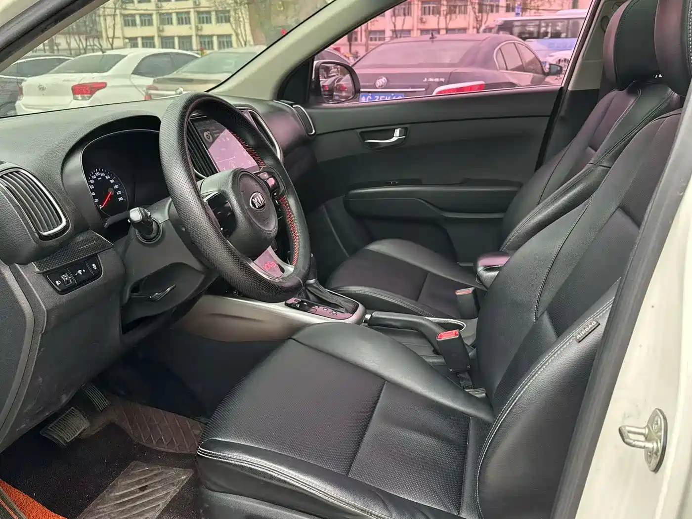 Kia KX3 Smart Run 2015 1.6L Automatic 2WD DLX фото 5