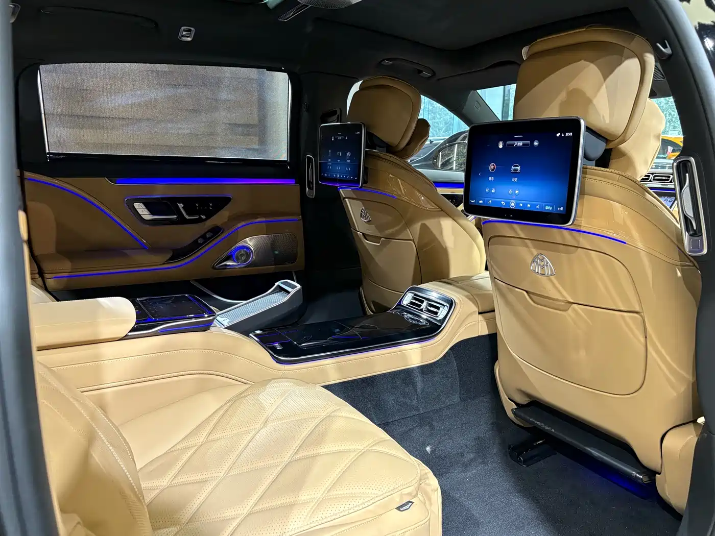 Mercedes-Benz Maybach S-Class 2022 S 680 4MATIC Virgil Abloh Limited Edition фото 24
