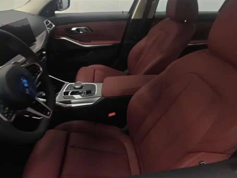 BMW 3 Series 2024 330Li M Sport Shadowline Package фото 8