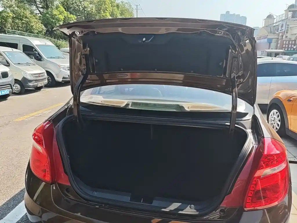 Фото 19 - Chery E3