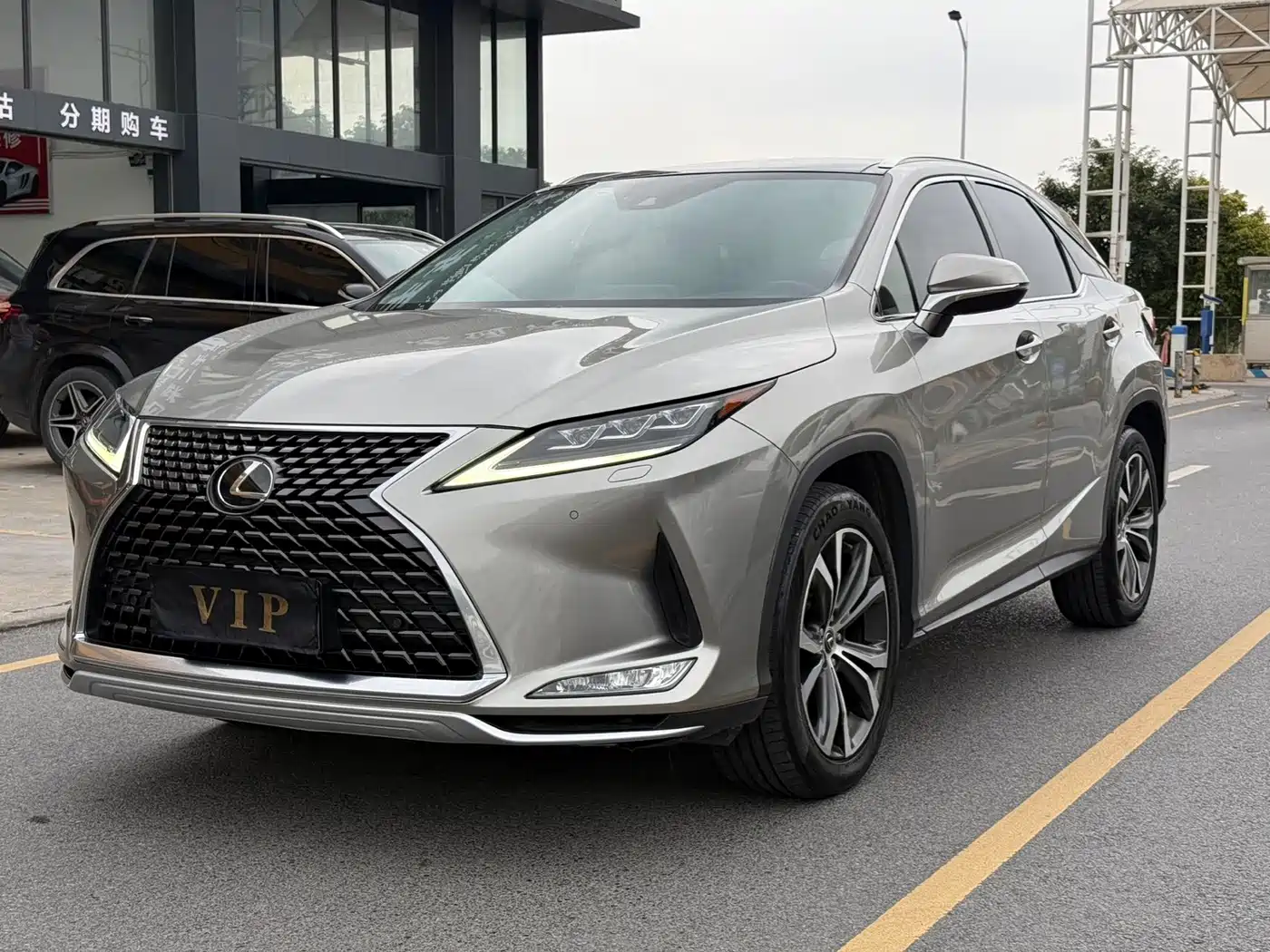 Photo 1 - Lexus RX