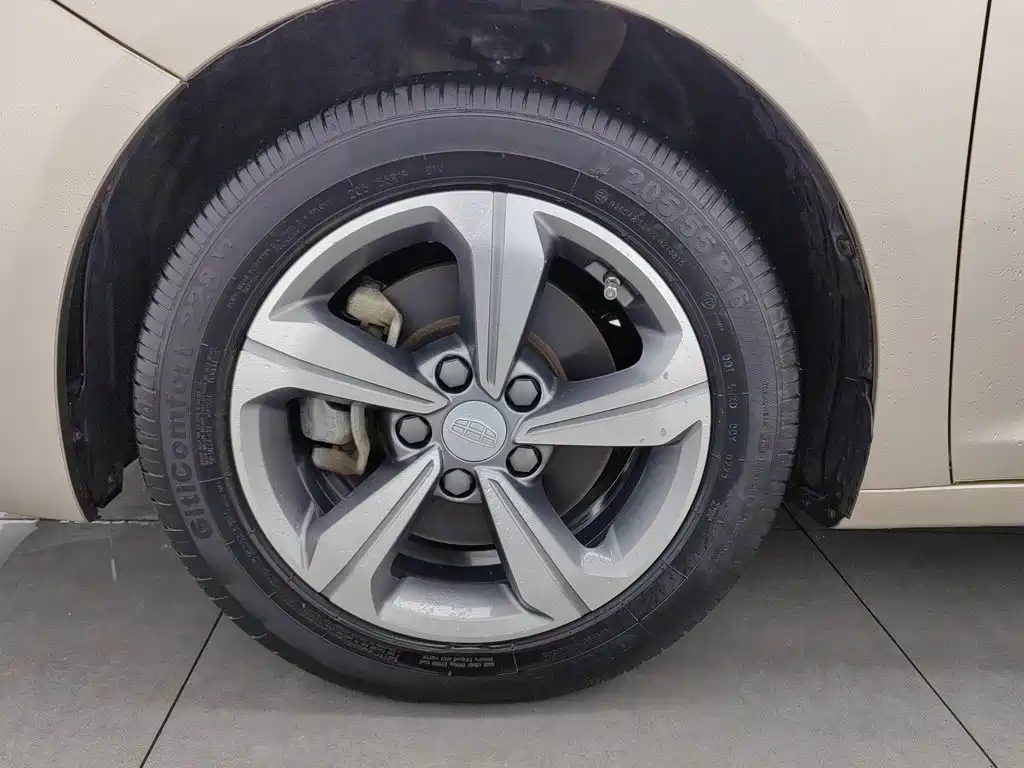 Photo 17 - Geely Emgrand GL