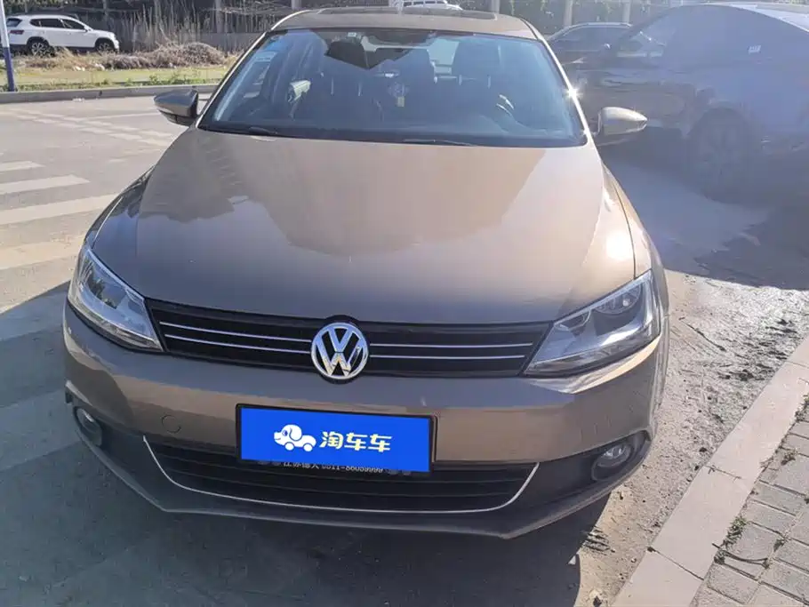 Volkswagen Sagitar 2014 Facelift 1.6L Automatic Comfort фото 2
