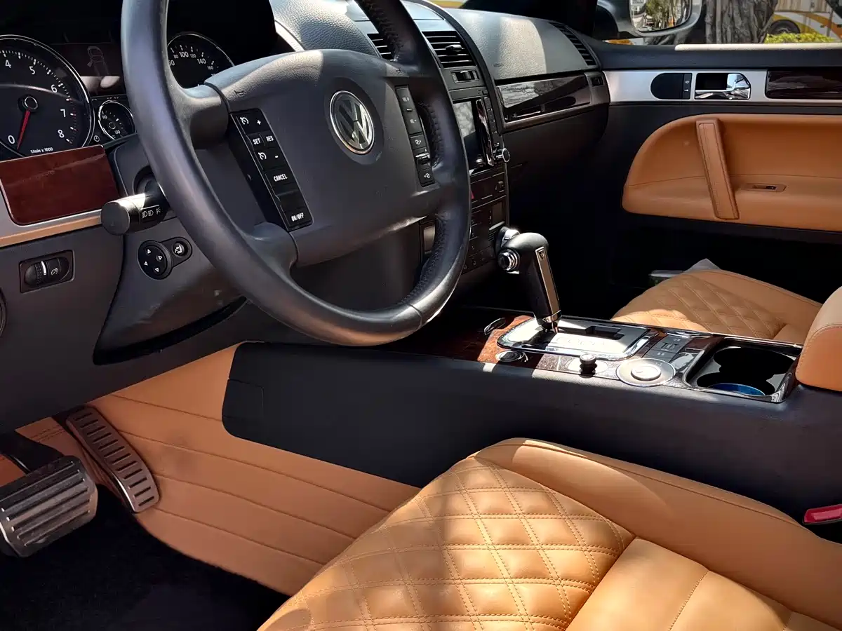 Volkswagen Touareg 2010 3.6 Limited Luxury Edition фото 7