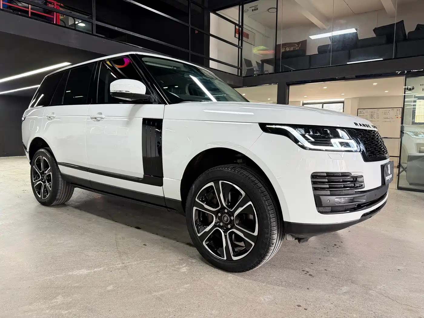 Land Rover Range Rover 2013 NA 5.0 V8 Vogue фото 3