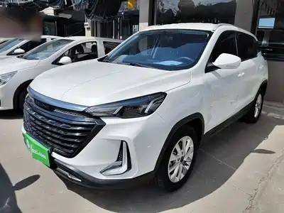 BAIC X3