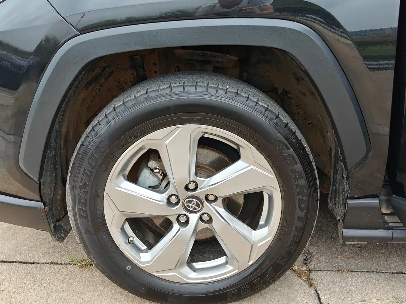 Toyota RAV4 Rongfang 2020 Hybrid 2.5L E-CVT 2WD Elite Edition фото 19