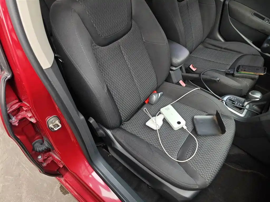 Peugeot 308 2014 Model Joy Edition Classic 1.6L Automatic Superior Style фото 25