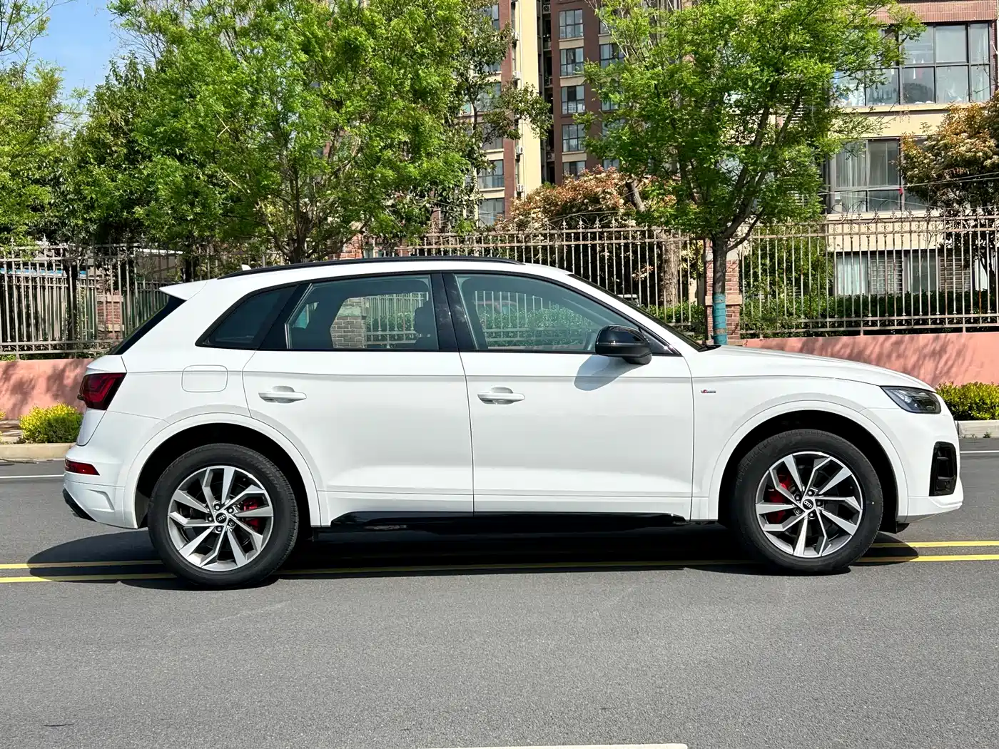 Audi Q5L 2023 40T Luxury Dynamic фото 4
