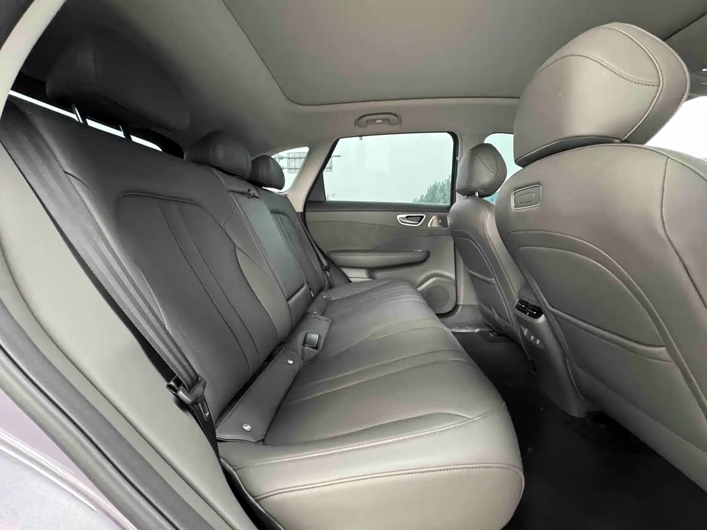 Фото 8 - Shangjie SUV