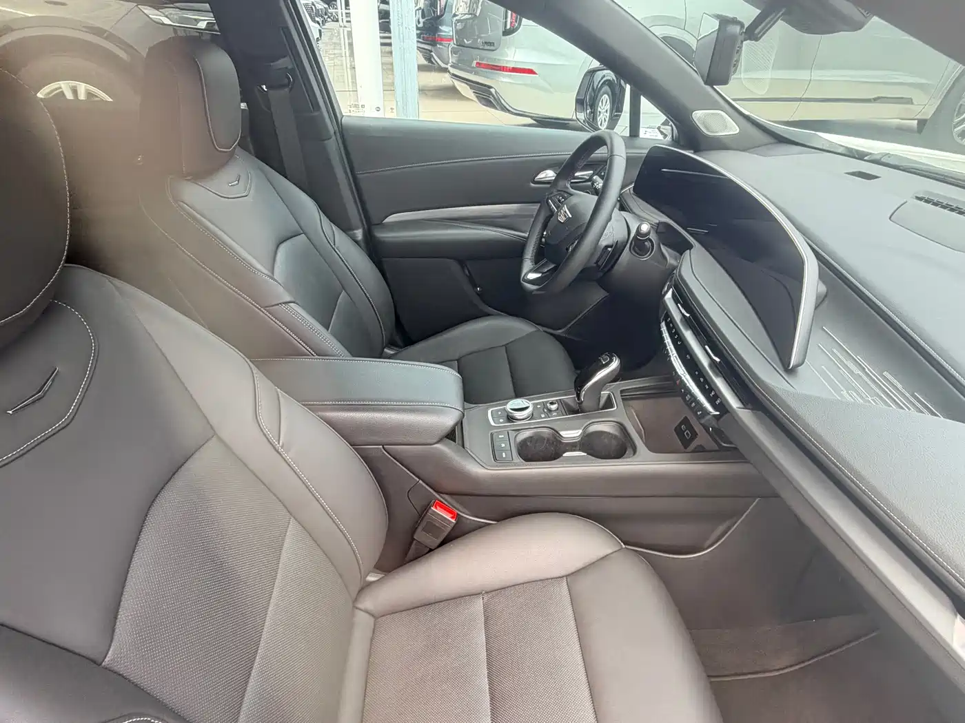 Cadillac XT4 2025 2024 28T 2WD Premium