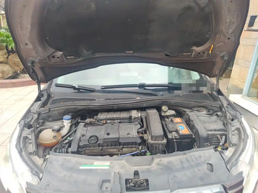 Peugeot 2008 2014 1.6L Automatic Trend Edition фото 11