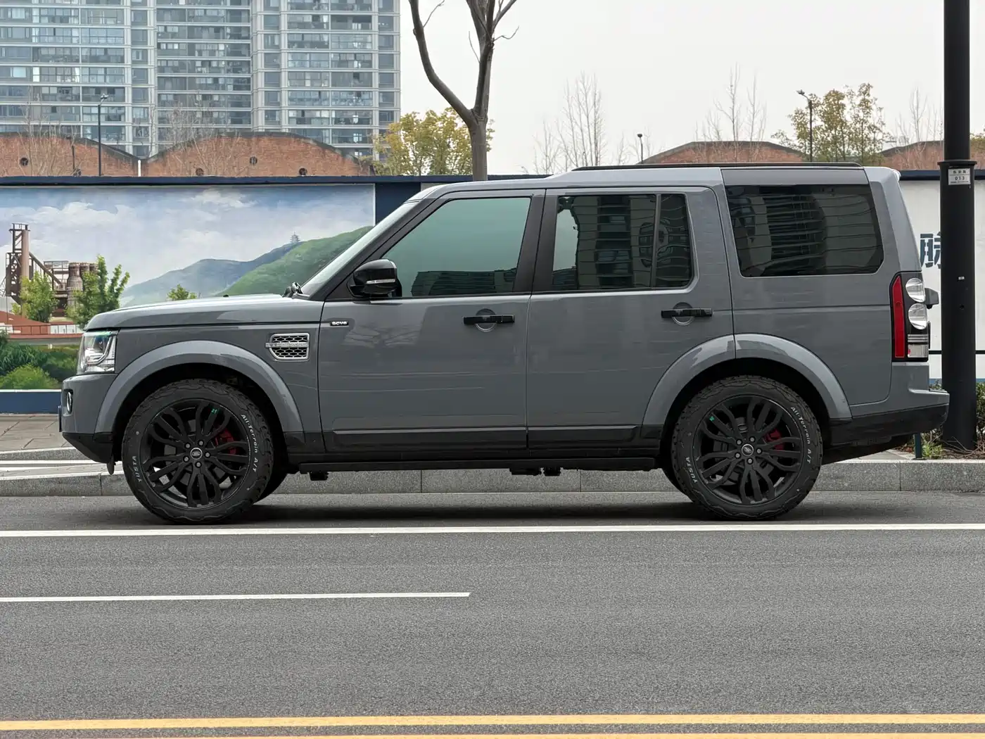 Land Rover Discovery 2016 3.0 SC V6 HSE фото 6