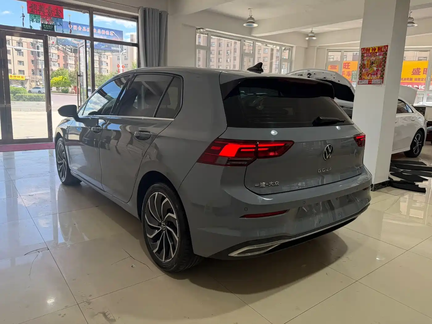 Volkswagen Golf 2023 Facelift 280TSI DSG Pro фото 4