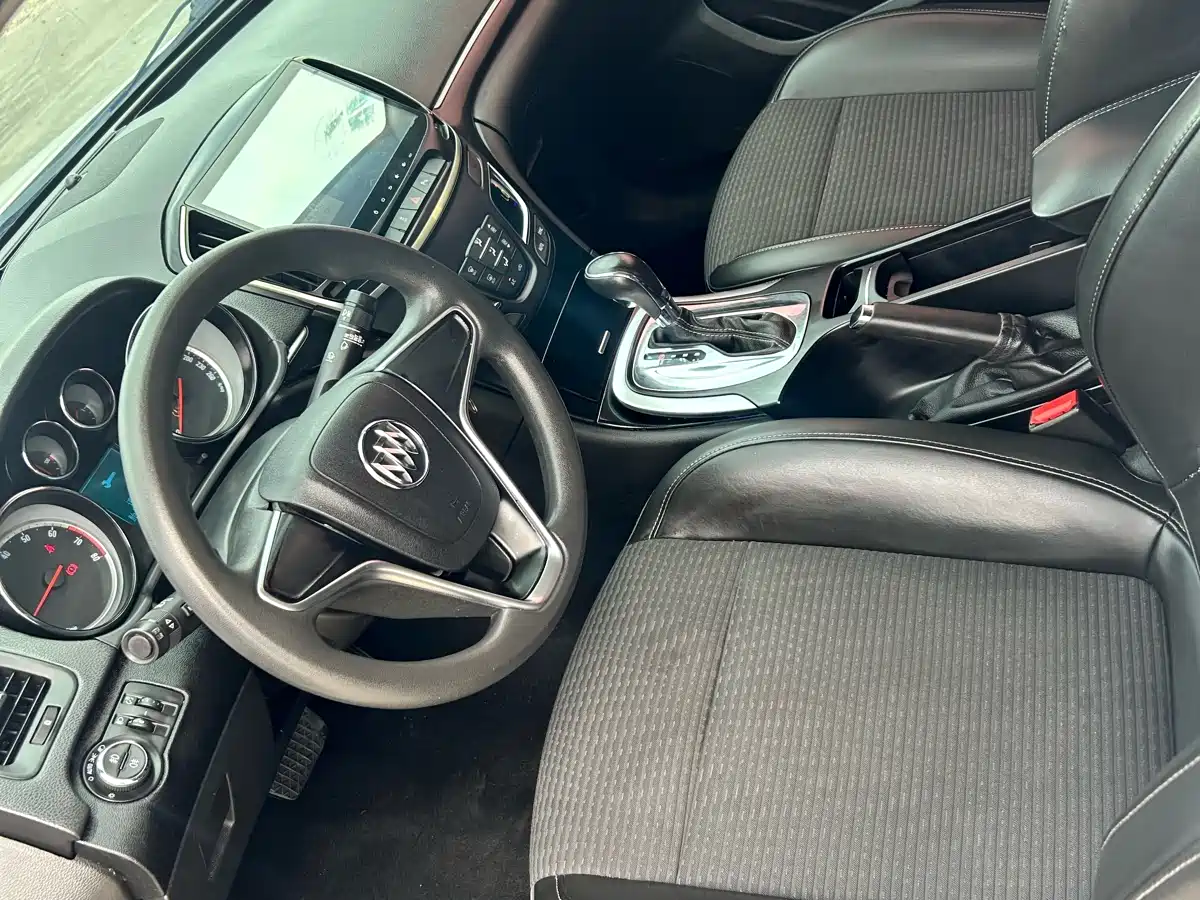 Buick Regal 2015 1.6T Leading Tech Edition фото 4