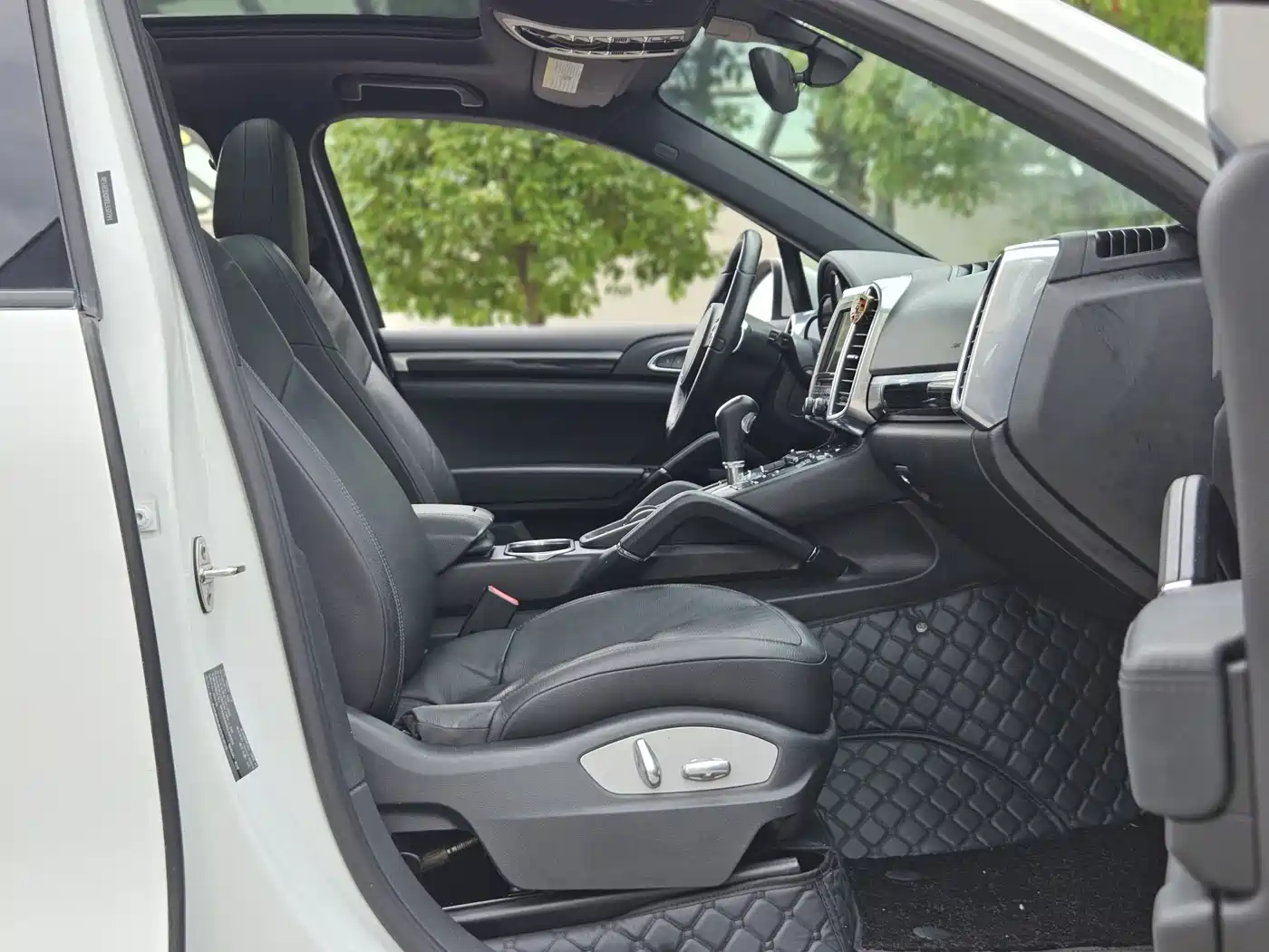 صورة 15 - Porsche Cayenne