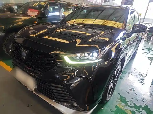 Toyota Crown Kluger 2022