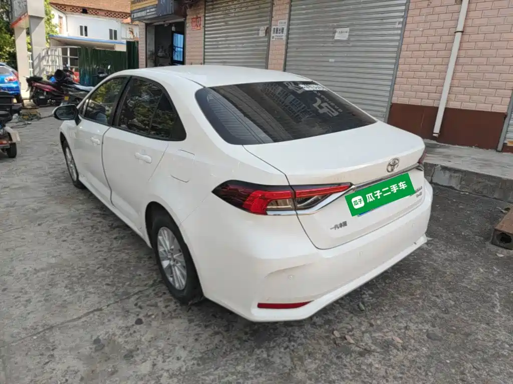 Photo 5 - Toyota Corolla