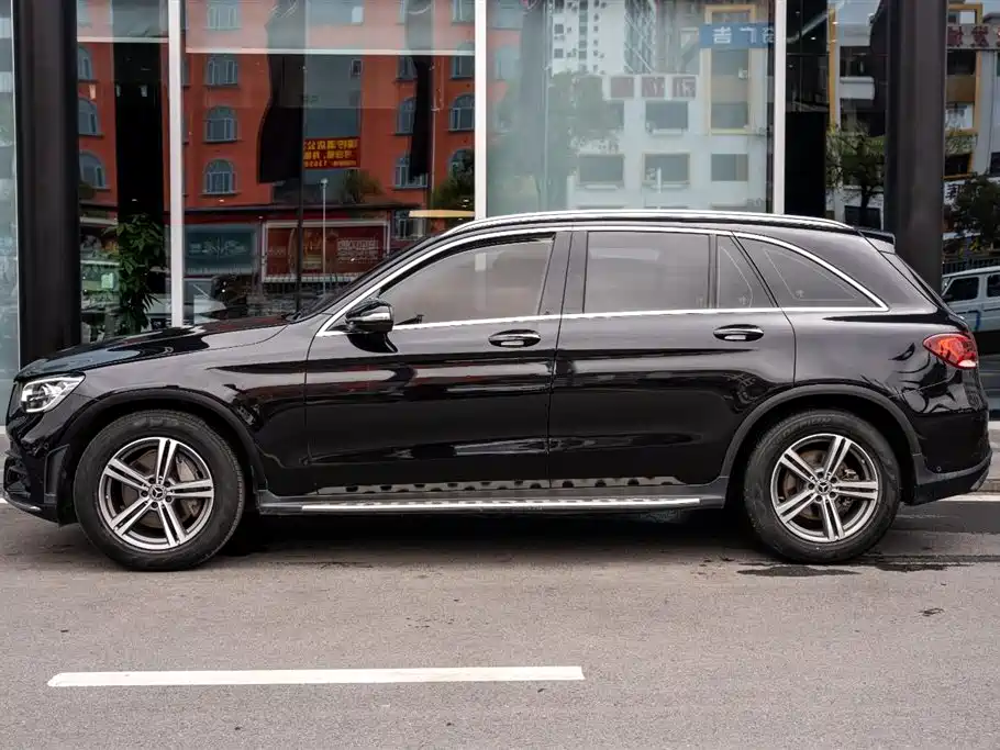 MERCEDES-BENZ GLC