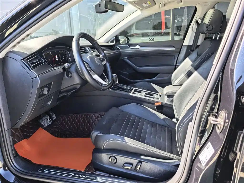 Volkswagen Magotan 2020 330TSI DSG Luxury фото 18
